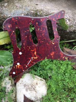 Aged Pickguard 64 SC Celluloid Tortoise Shell to fit Strat ® 