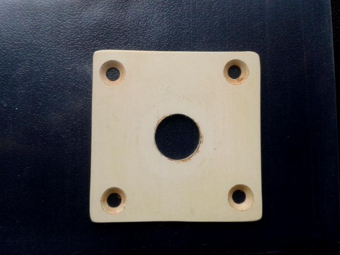 Aged LP JACK Plate  BONE WHITE to fit Les Paul ® 