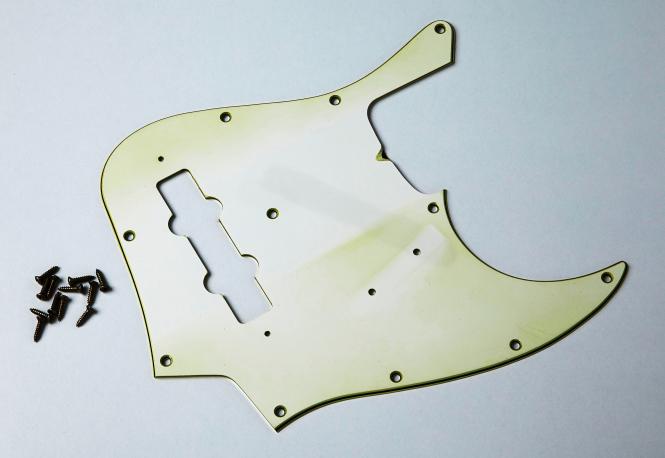 Aged 62 JB Pickguard Aged White Relic ® 