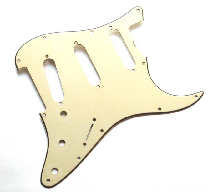 Aged Pickguard 62 SC Parchment to fit Strat ® 